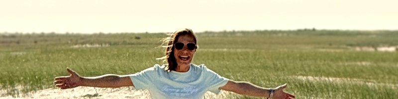 Katharina Baron freudig und glücklich nach erfolgreichem Training